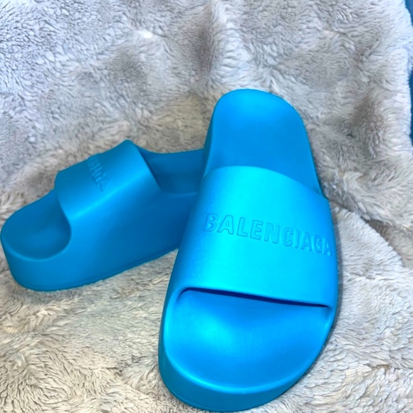 Balenciaga Rubber Platform Sandal - Picture 2 of 4